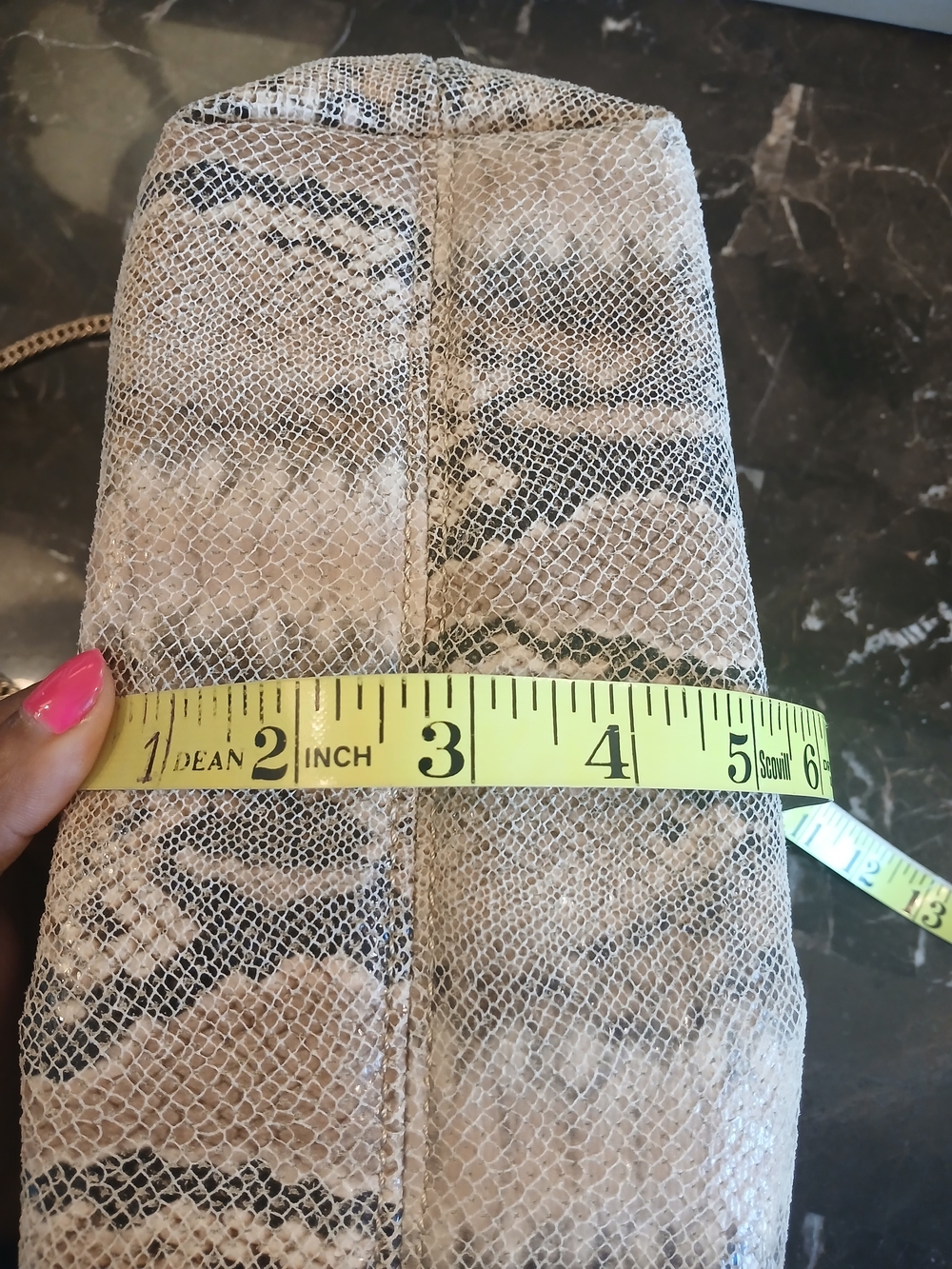 Urban Expressions Vegan Snake-Print Crossbody in Beige and Black with Gold Chain - Picture 12 of 14